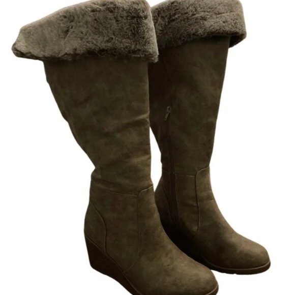 Boots - Picture 1 of 5